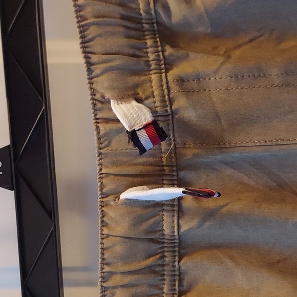 Boy's Tommy Hilfiger shorts - Picture 3 of 8